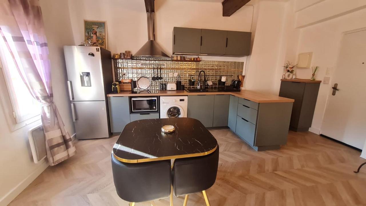 Sunny Apartment With Nice View In History City Center Aix-en-Provence Buitenkant foto