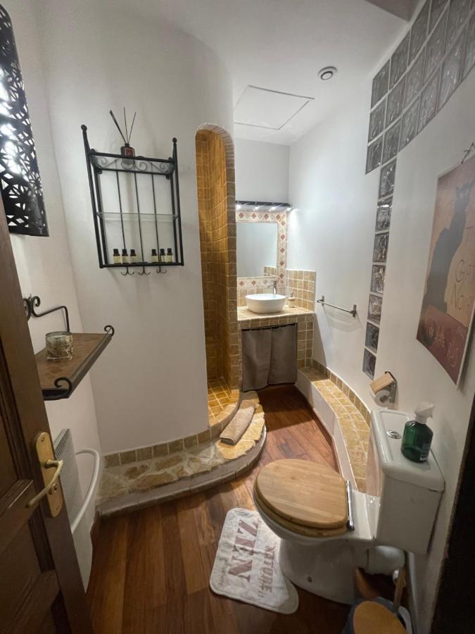 Sunny Apartment With Nice View In History City Center Aix-en-Provence Buitenkant foto